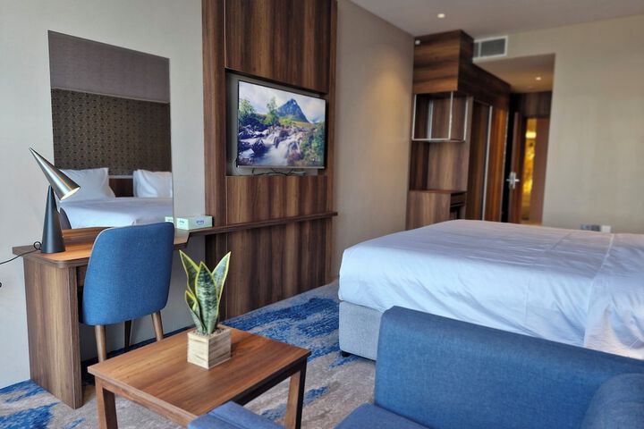 Room 30 of 62