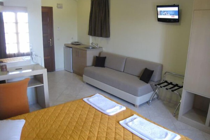 Room 17 of 36