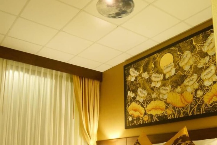 Room 14 of 38