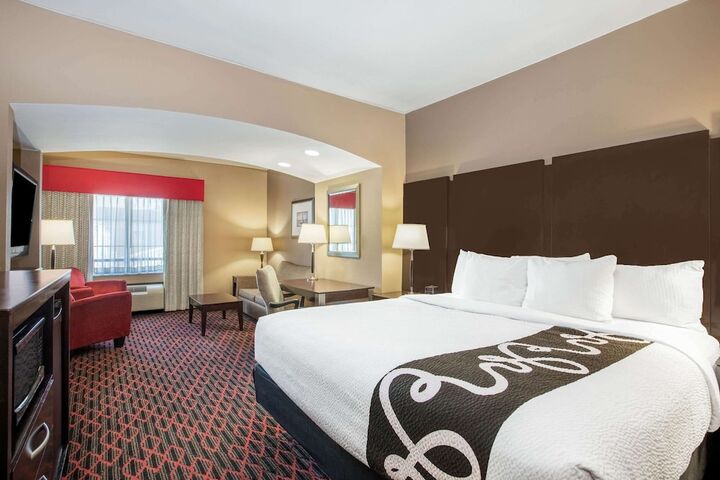 1 King Bed (6 of 13)
