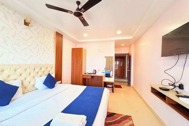Room 15 of 34
