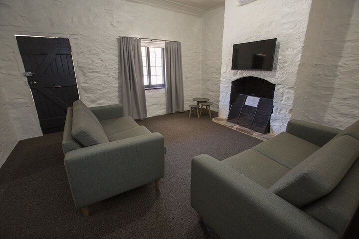 Room 17 of 25