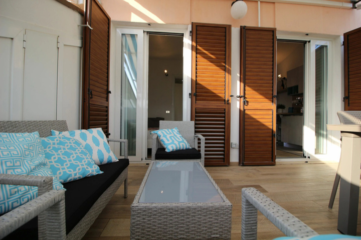 Room 4 of 15
