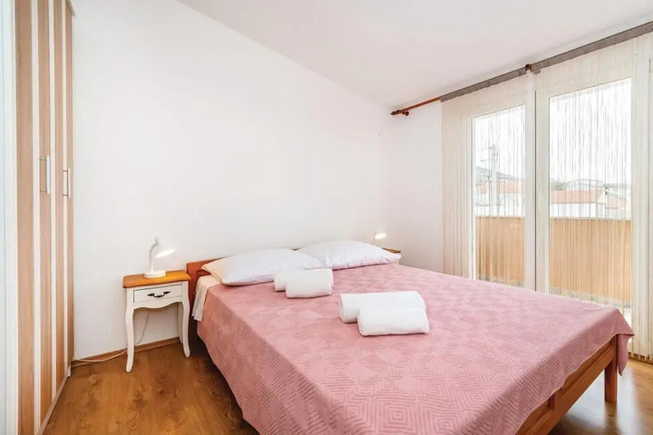 Room 5 of 29