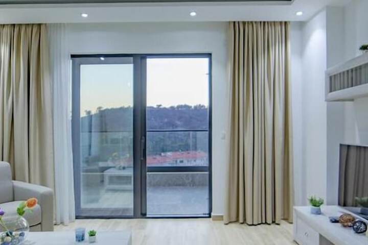 Room 32 of 34