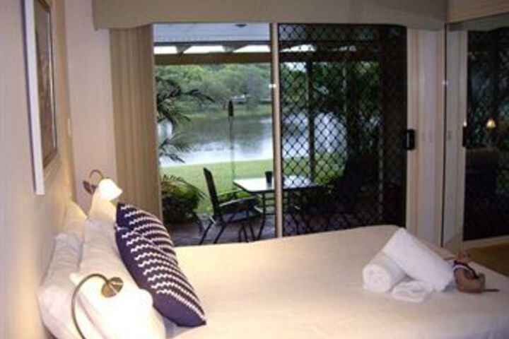 Room 4 of 15