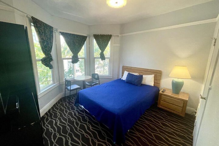 Room 3 of 30