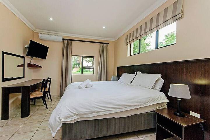 Room 10 of 38