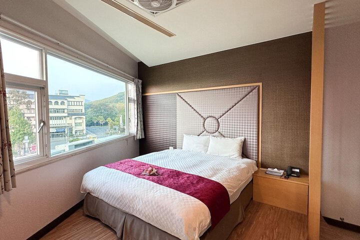 Room 15 of 60