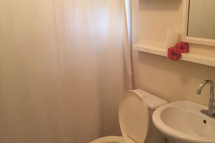 Room 4 of 17