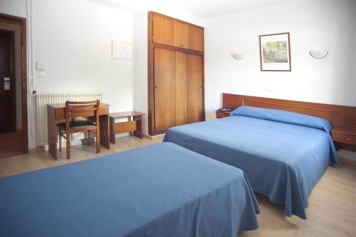 Room 9 of 38