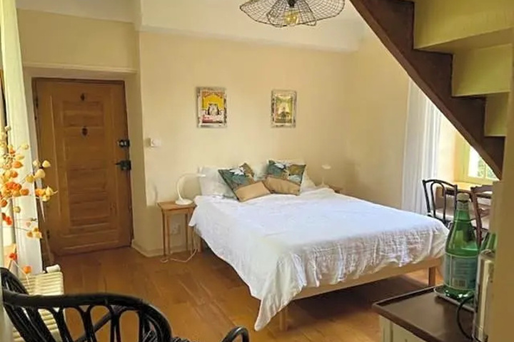Room 4 of 14