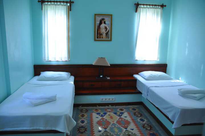 Room 4 of 14