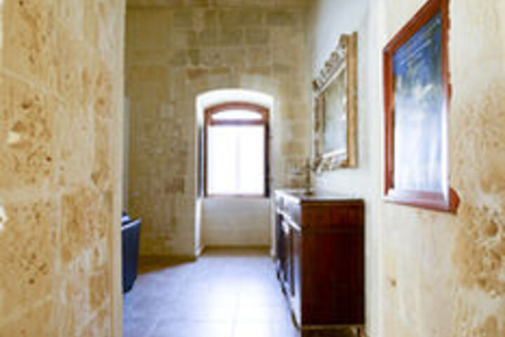 Room 25 of 80