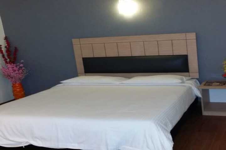 Room 7 of 34