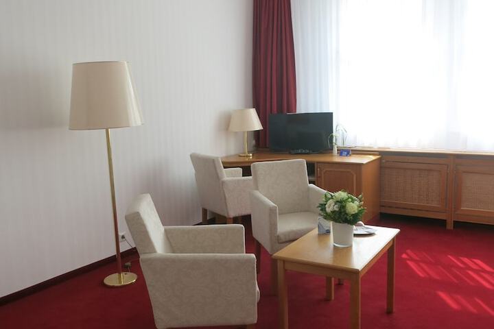 Room 13 of 35
