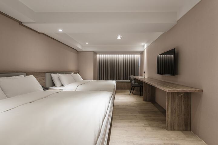 Room 15 of 145