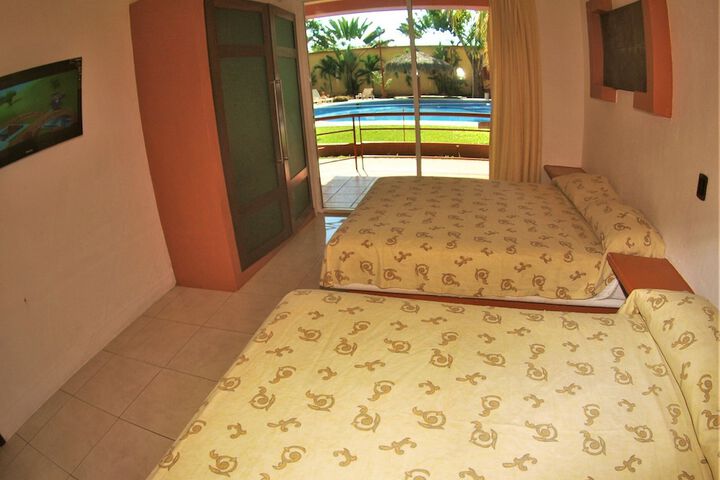 Room 6 of 17