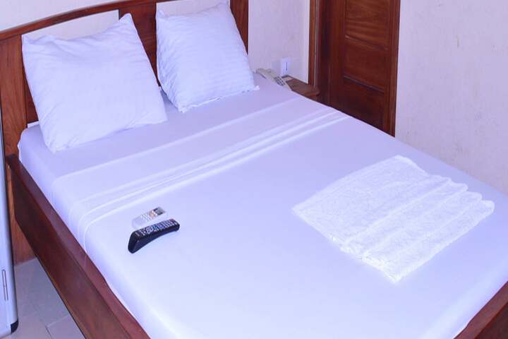 Room 8 of 78