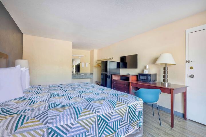 Room 15 of 31
