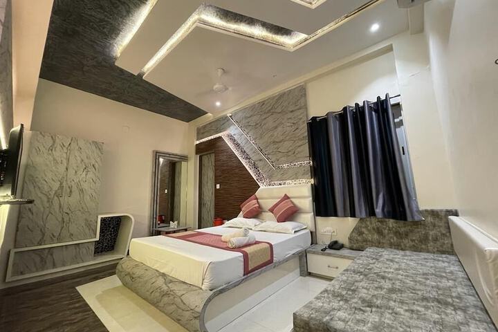 Room 16 of 23