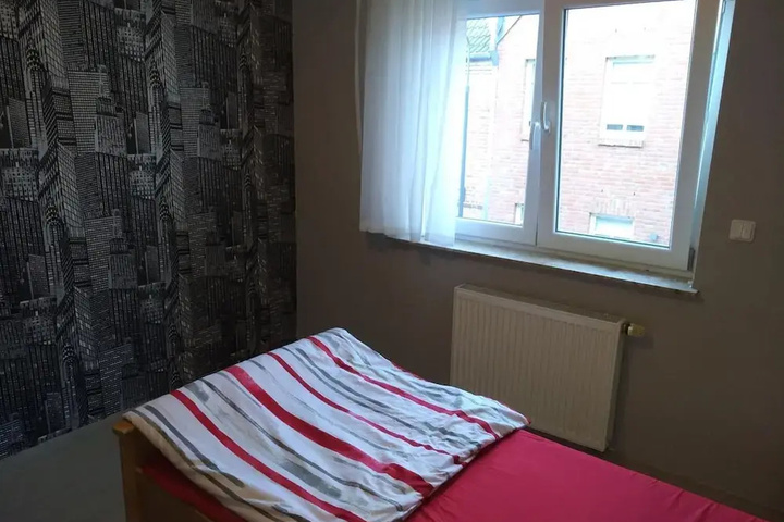 Room 5 of 10