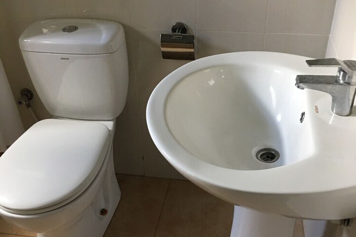 Room 10 of 13