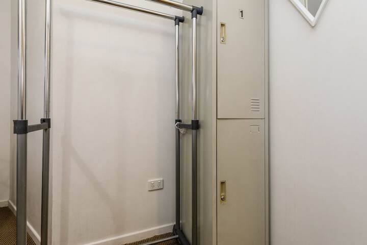 Room 14 of 37