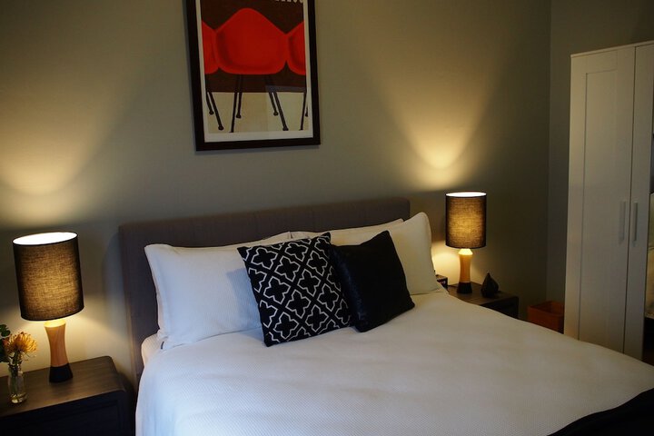 Room 11 of 38