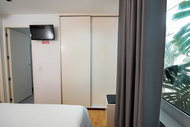 Room 22 of 38