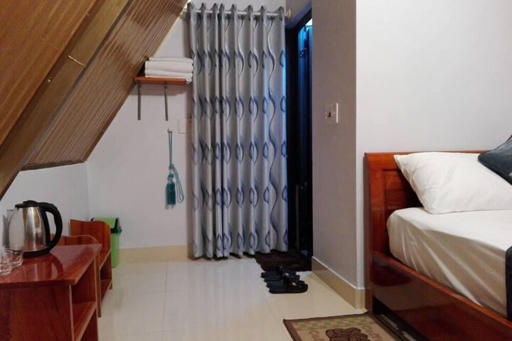 Room 12 of 31