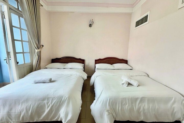 Room 11 of 34