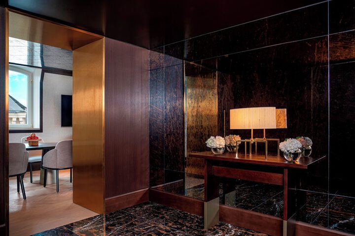 Room 15 of 80