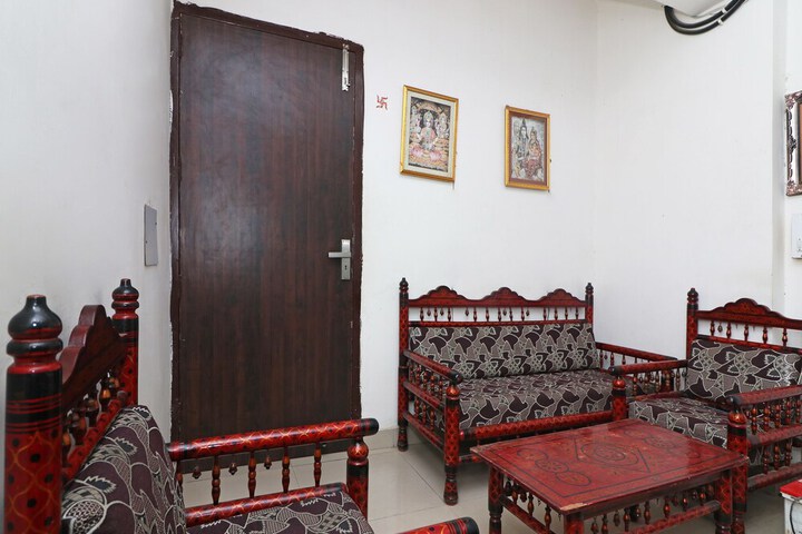 OYO 23504 HOTEL R VIEW