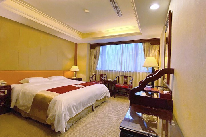 Room 5 of 46