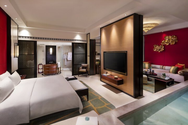 Room 3 of 43