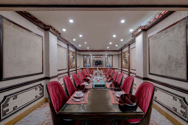 Dining 44 of 81