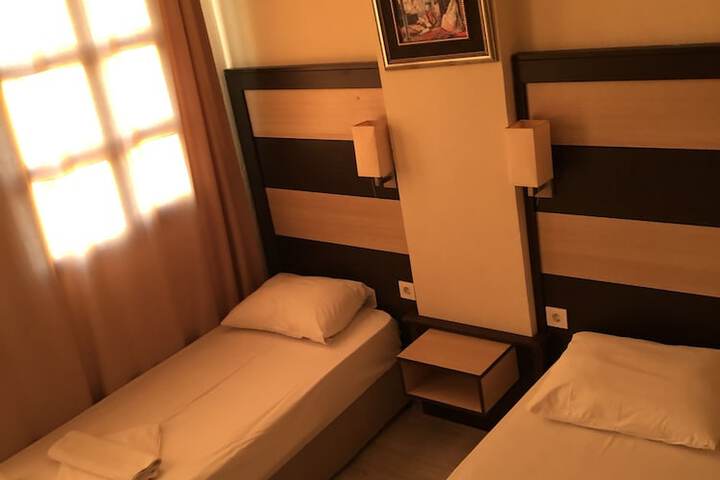 Room 12 of 30