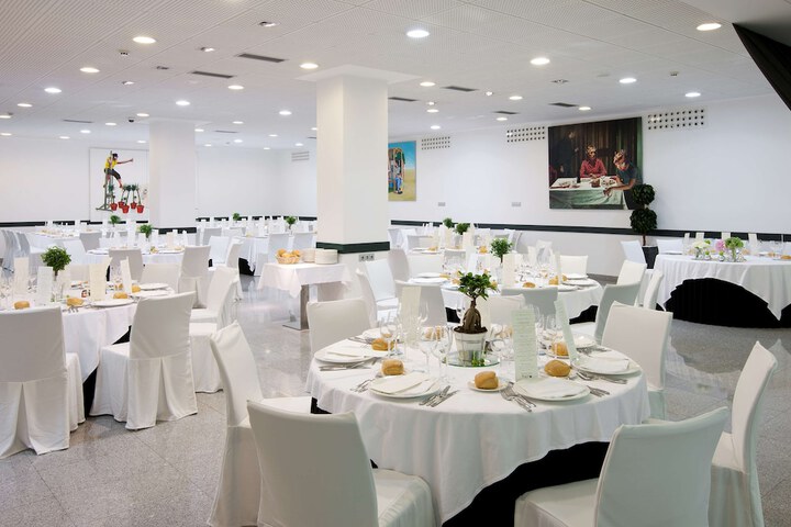 Indoor wedding