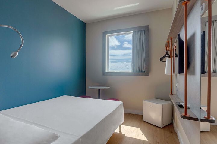Room 44 of 110