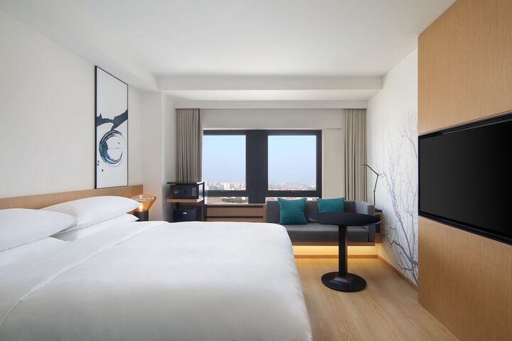 Room 5 of 20