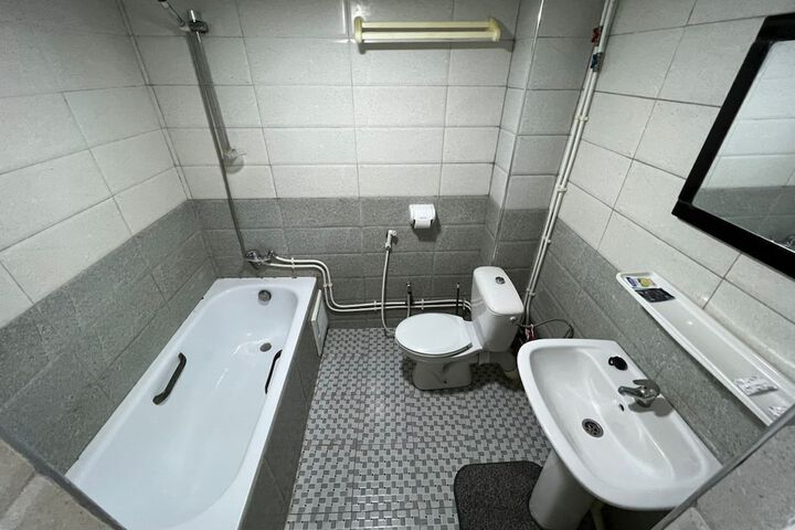 Room 12 of 21