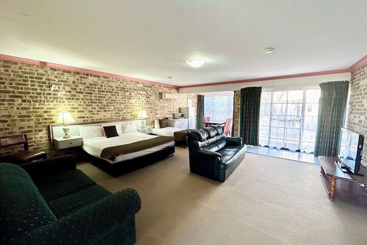 Room 27 of 113