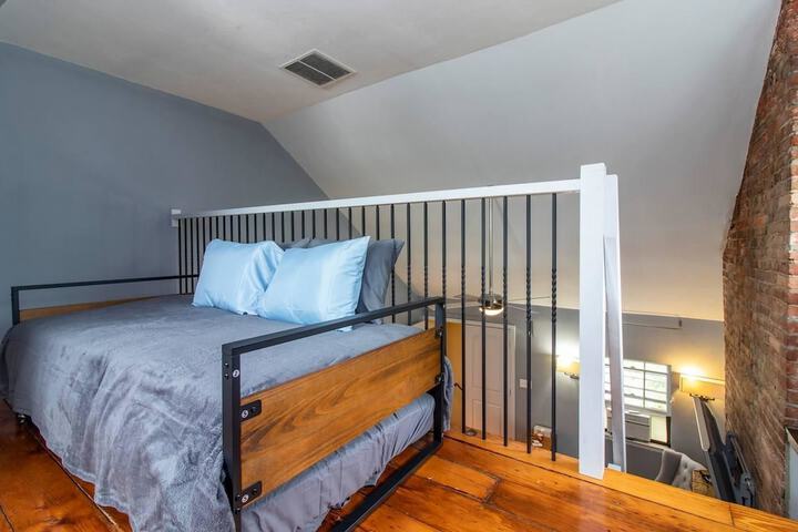 Room 4 of 31