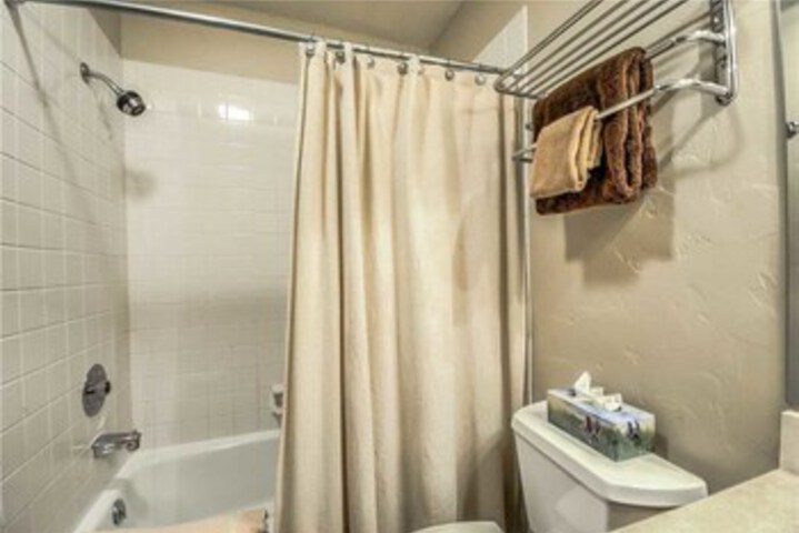 Room 4 of 34