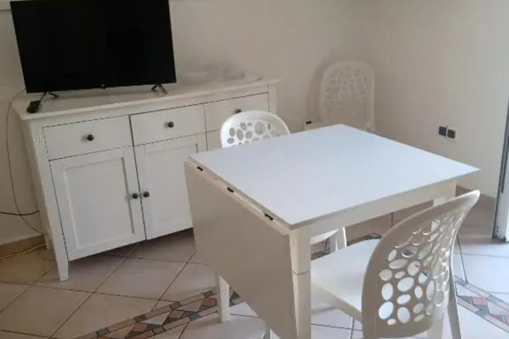 Room 3 of 12