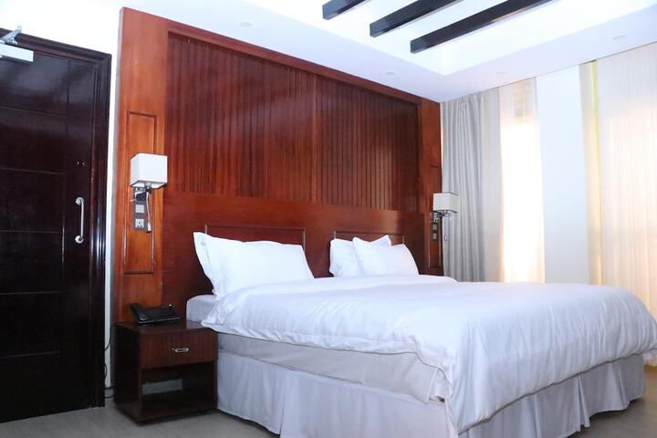 Room 13 of 46