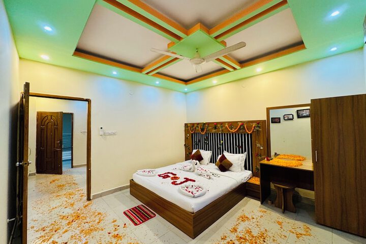 Room 4 of 11