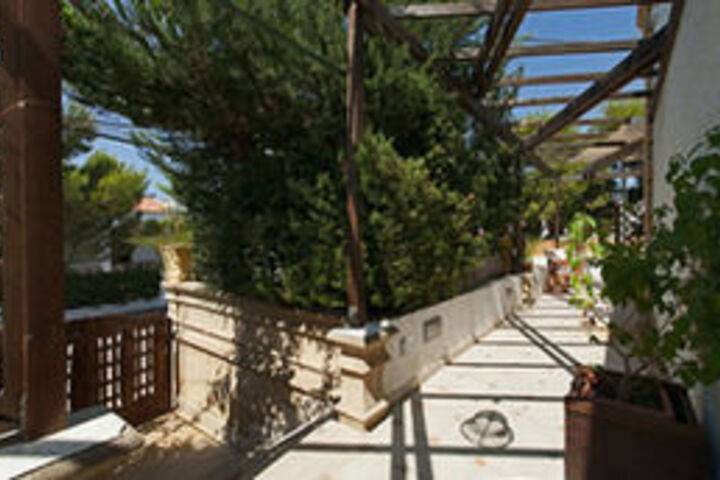 Hotel Exterior 8 of 40
