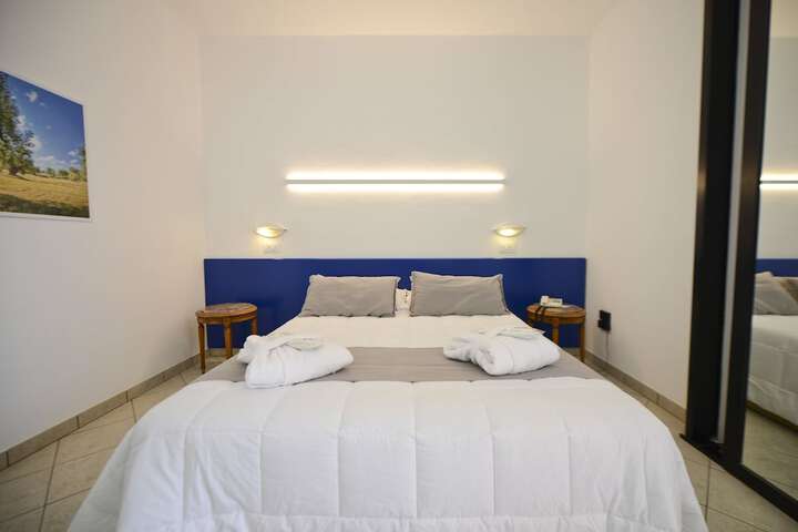 Room 3 of 75